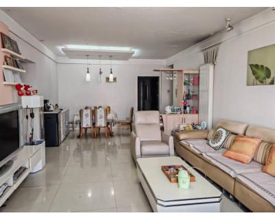 廣場(chǎng)花園 電梯6樓3室2廳2衛(wèi) 拎包入住