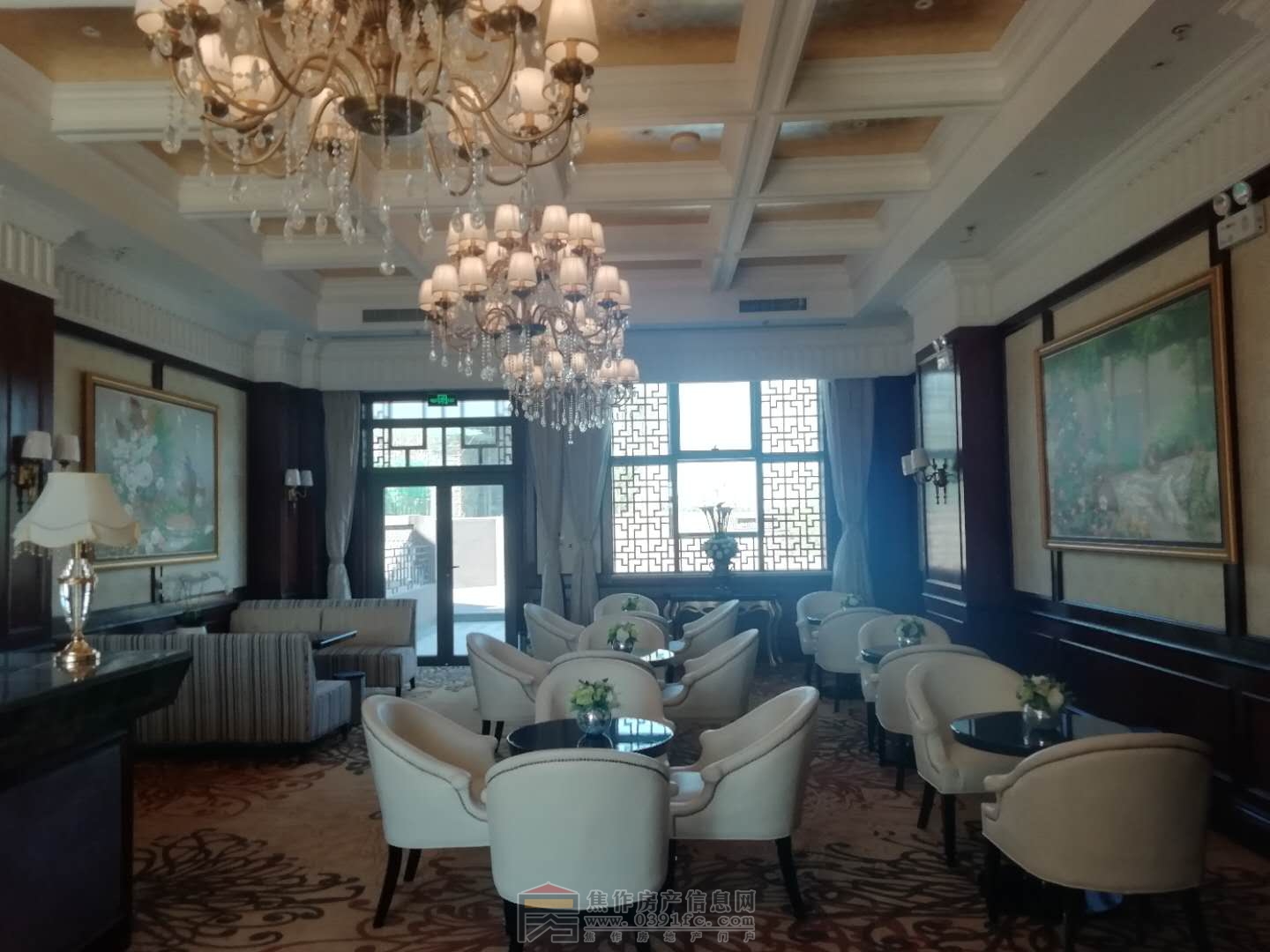 恒大悅龍臺(tái)以木造景，師法自然，　精筑約78000㎡新中式園林，恒大悅龍臺(tái)悅賢會(huì)所，奢華兼?zhèn)?，多功能分區(qū)，恒溫泳池、健身房、舞蹈室、繪畫室、兒童樂園…多種娛樂、休閑的場(chǎng)所均為業(yè)主提供貼心服務(wù)，恒大悅龍臺(tái)商業(yè)步行街，齊聚餐飲、娛樂、休閑、住宅為一體，展現(xiàn)繁華時(shí)代，在家即刻演繹浪漫風(fēng)情，約9000㎡恒大影城讓完美生活“視”不可擋！組團(tuán)電話：400-0391-661轉(zhuǎn)8333