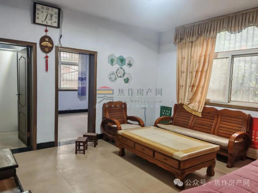  一樓 三室兩廳 雙氣拎包入住 賽納溪谷旁小區(qū) 